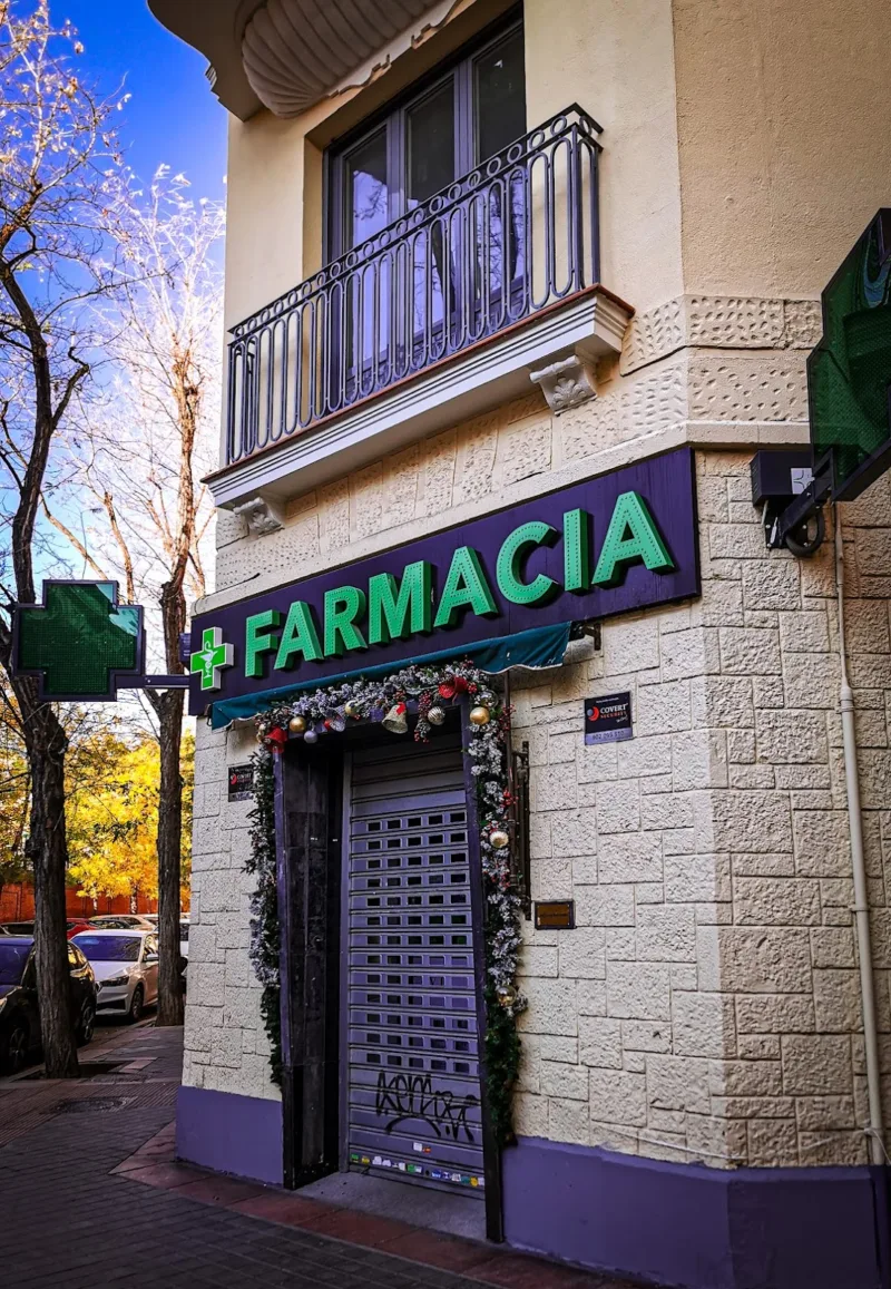Farmacia Ayala 53