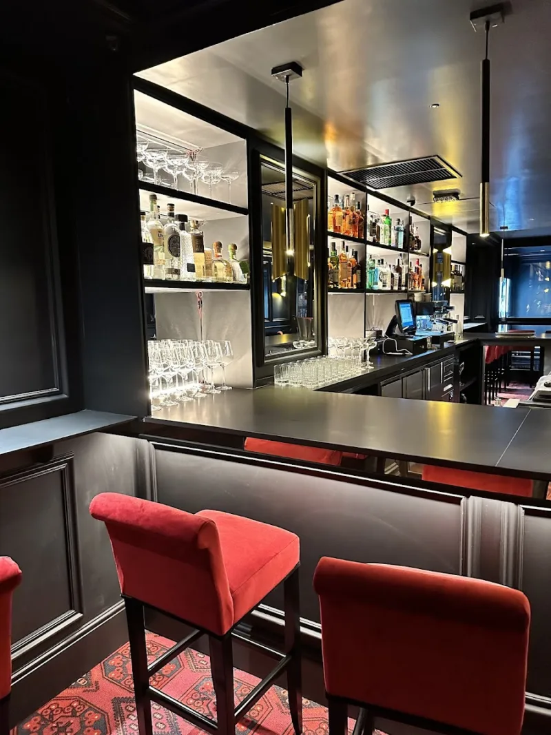 MAGERIT Cocktail Bar