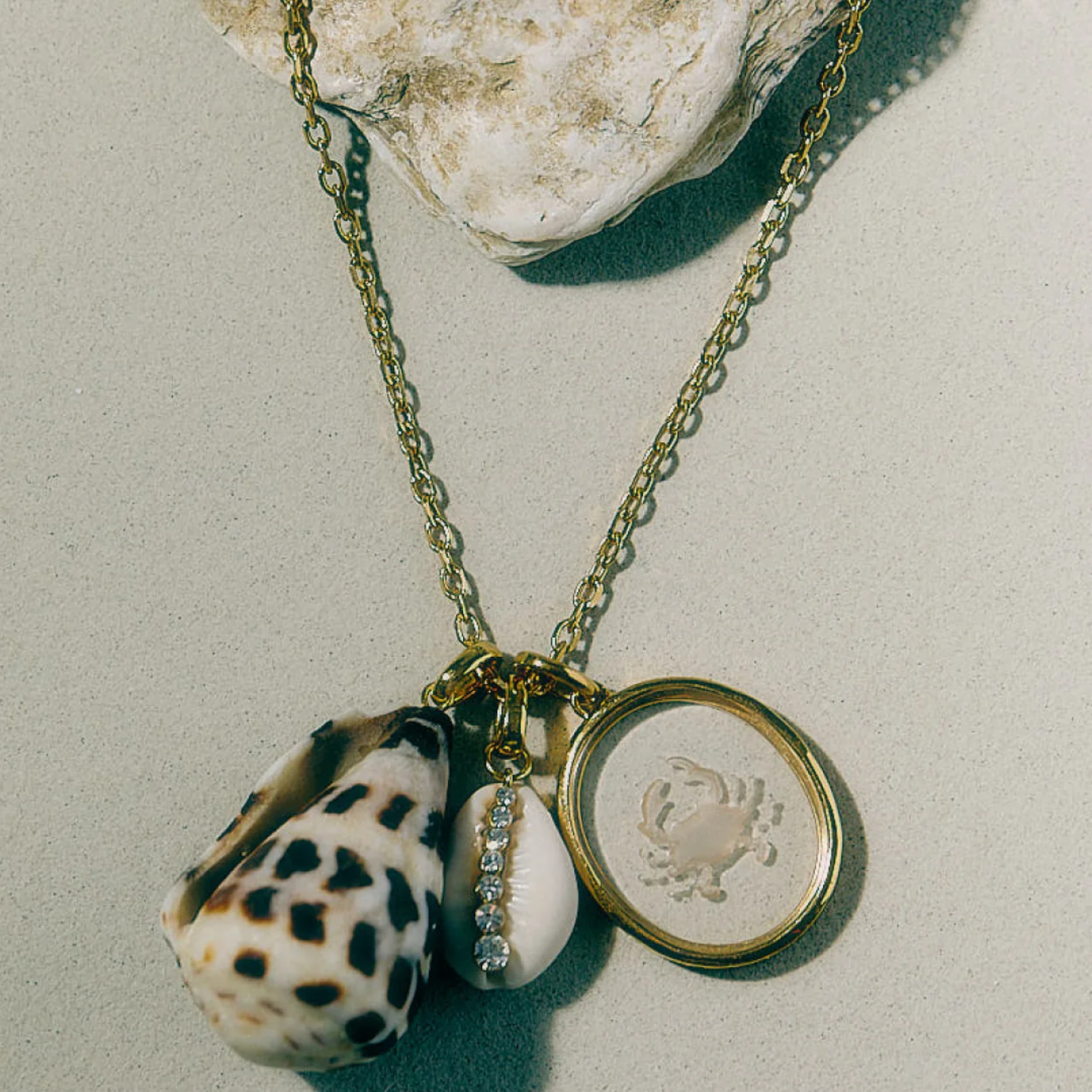 Colgantes de oro de Aristocrazy