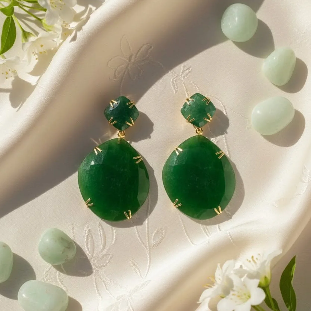 Pendientes de piedra verde de TIAHRA Joyas