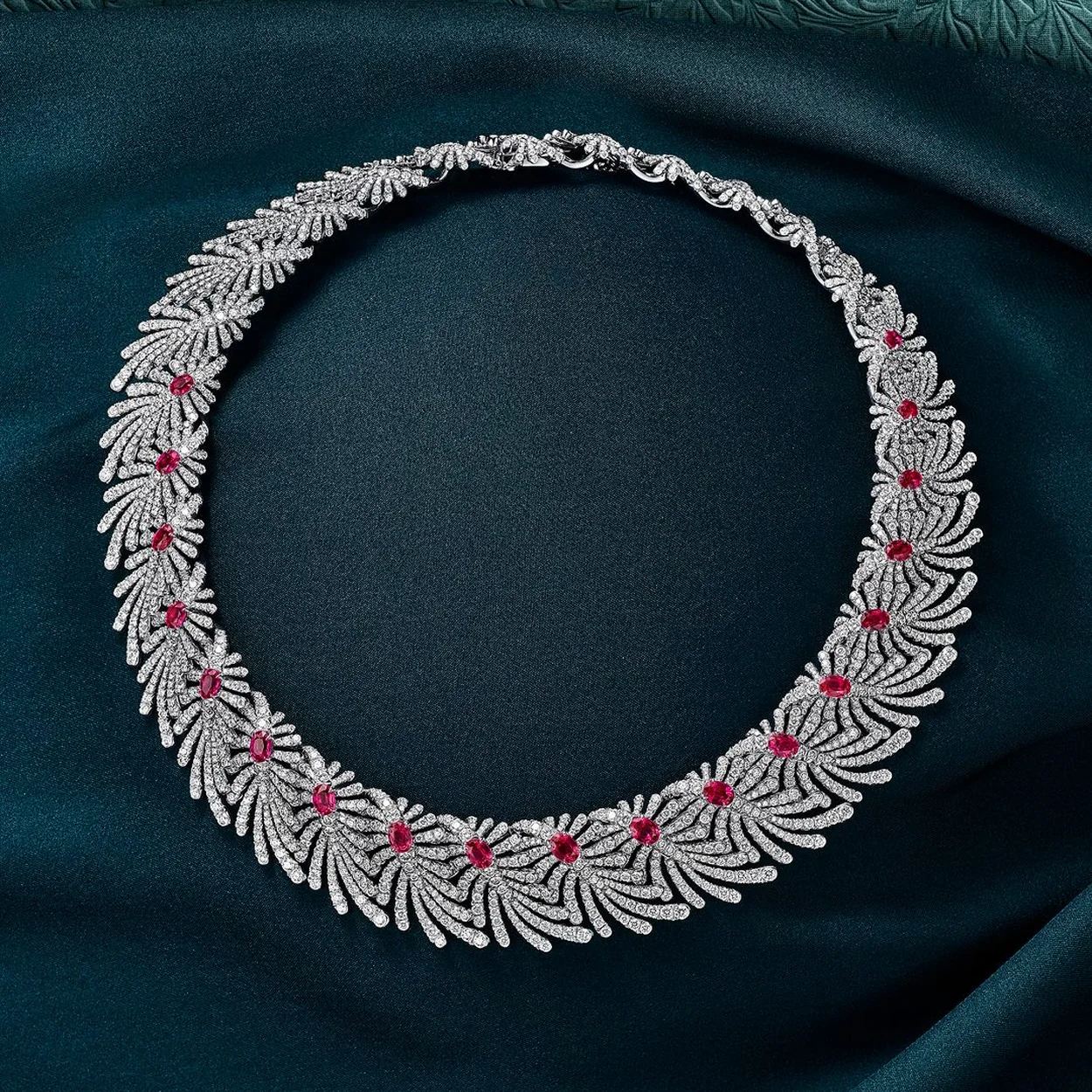Collar de diamantes y rubies de Tiffany and Co
