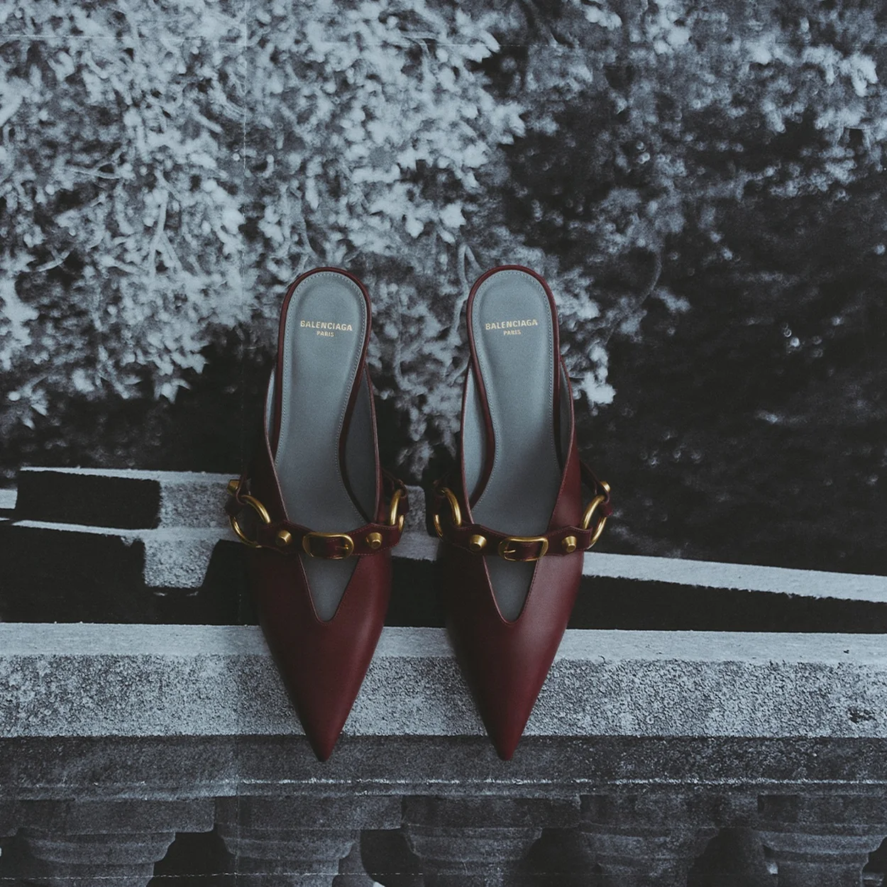 Zapatos de tacon granate de Balenciaga