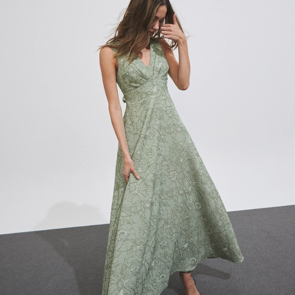 Vestido largo verde de encaje de Hannibal Laguna