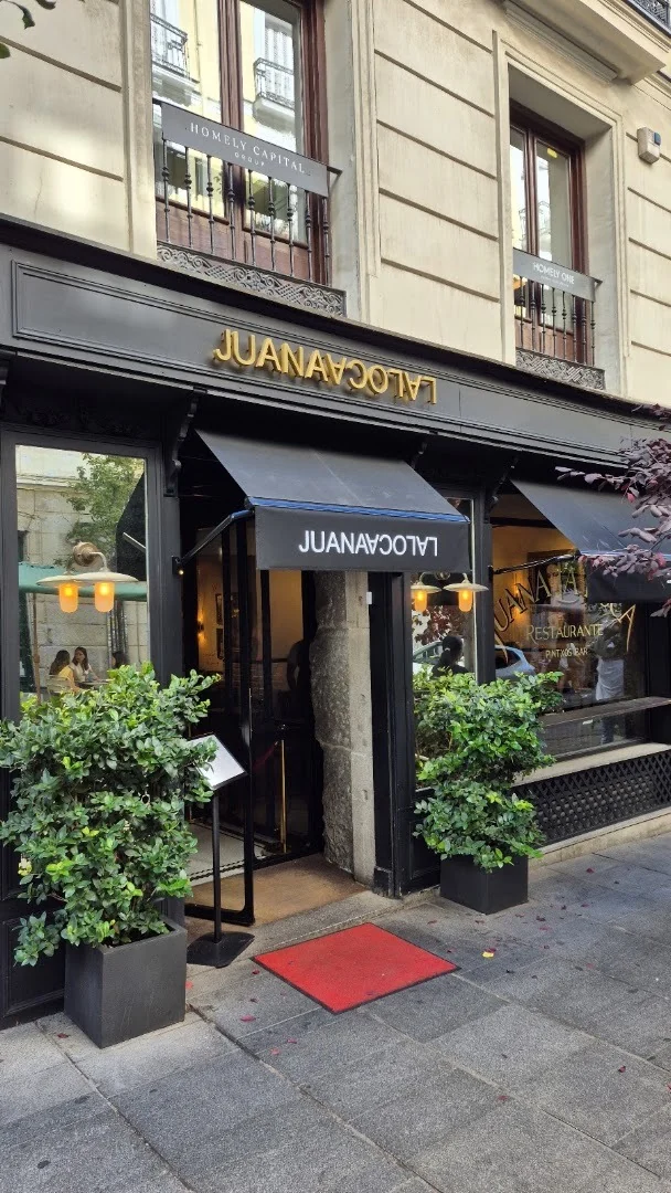 Entrada del restaurante desde la calle