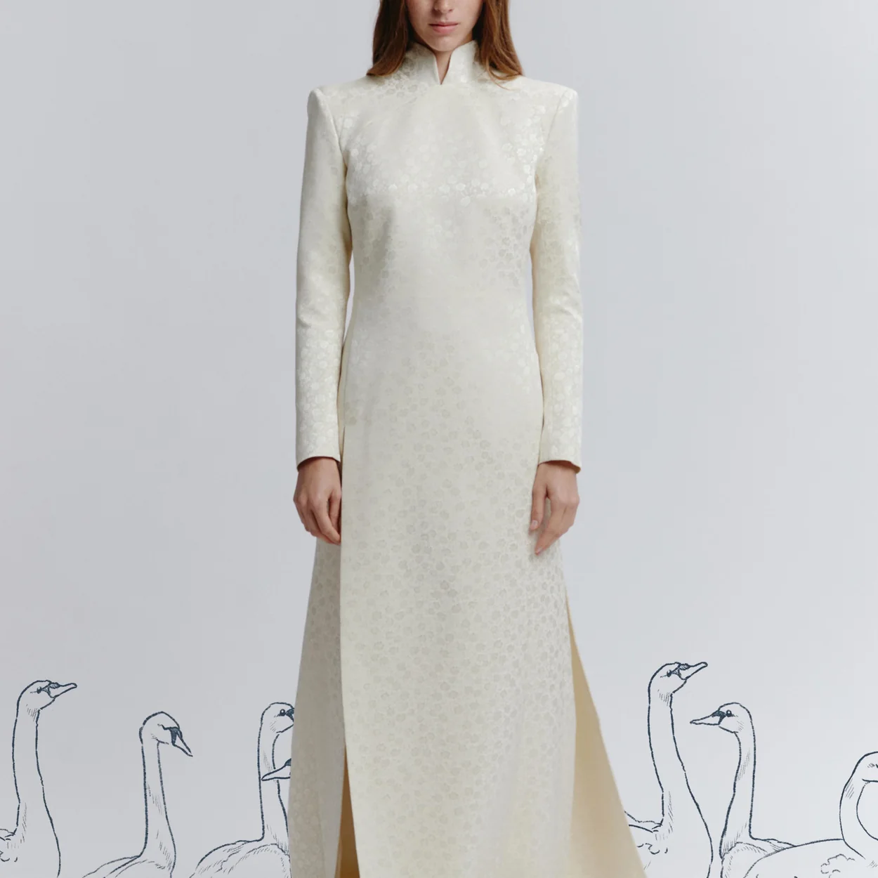 Vestido largo blanco de manga larga de Teresa Helbig